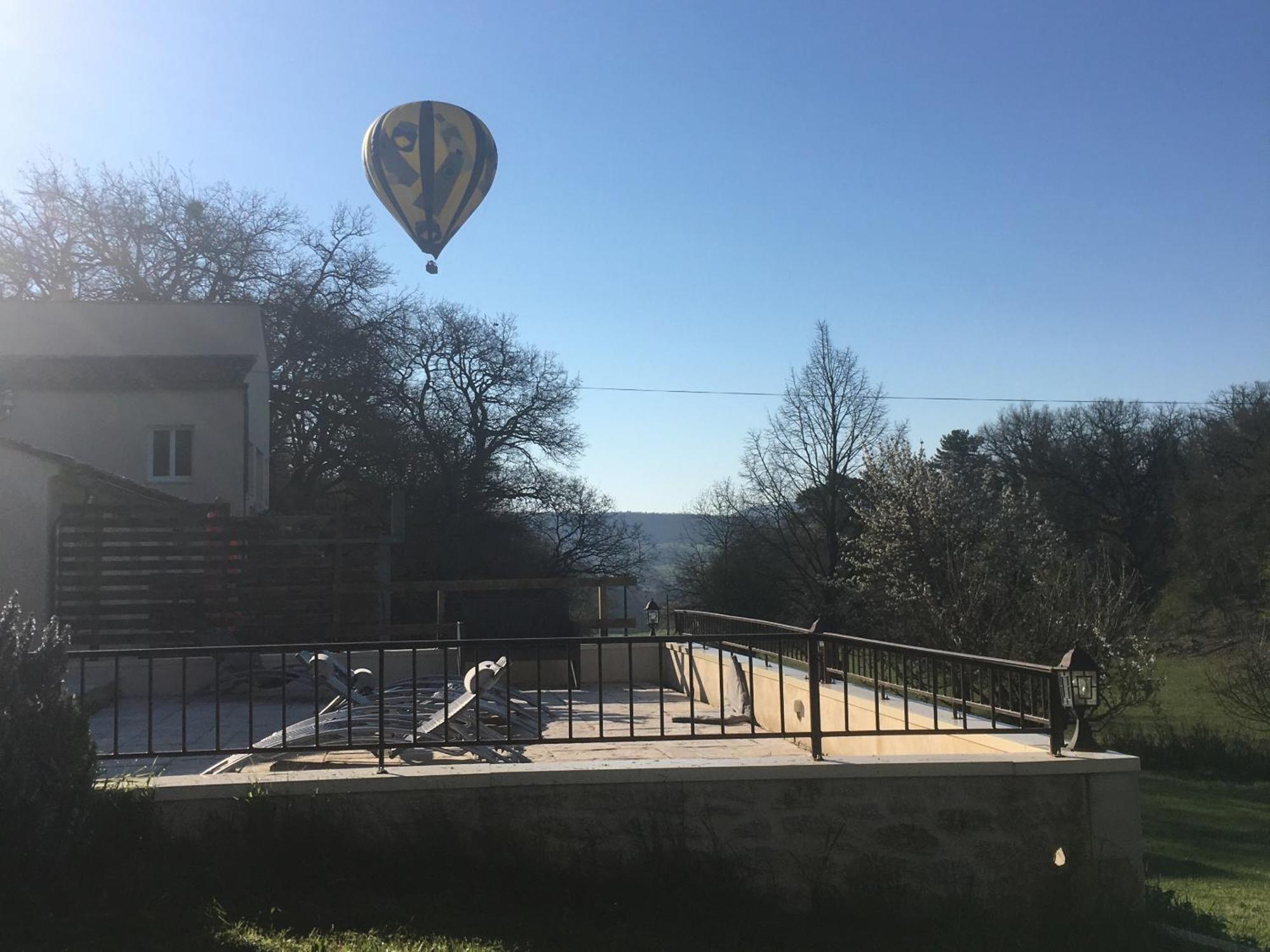 Les Anes De Forcalquier Hotel Exterior photo